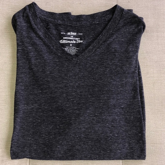 urban pipeline Other - 🌺Men’s Urban Pipeline V-neck shirt, size XL